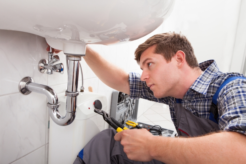 24/7 emergency plumber in Chiswick